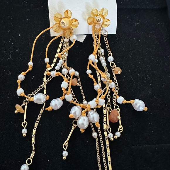Free People Jewelry - FREE PEOPLE Gold Floral Pearl Earrings